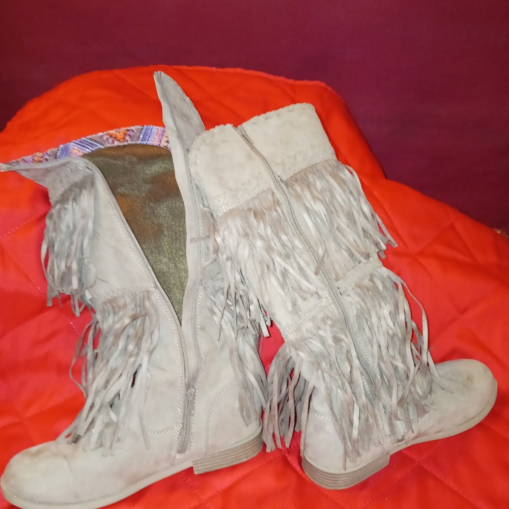 Fringe boots - Picture 2 of 4